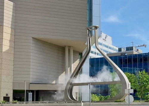 Erlenmeyer flask fountain behind Millenium Library.